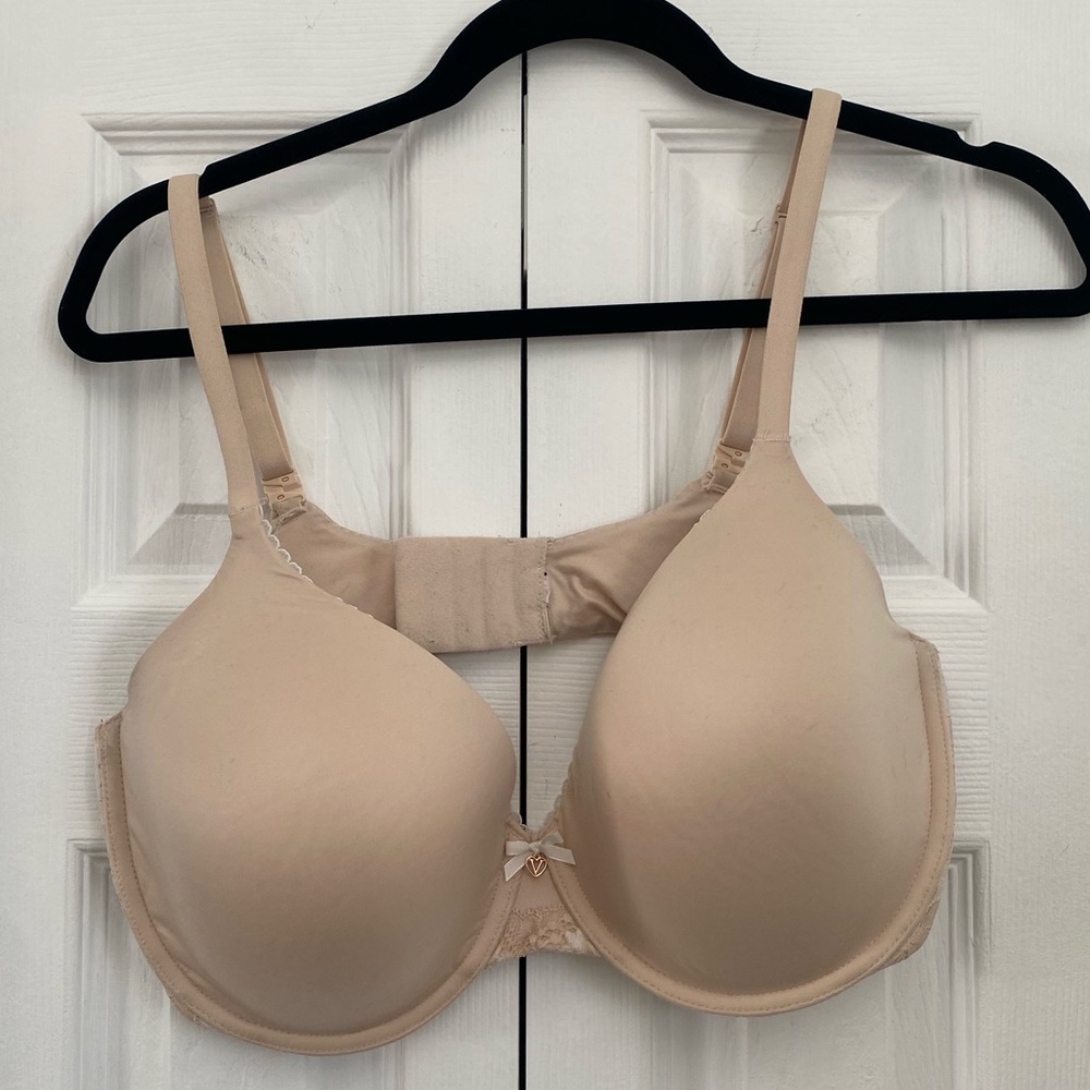Victorias Secret Body By Victoria Lightly Lined Bra
